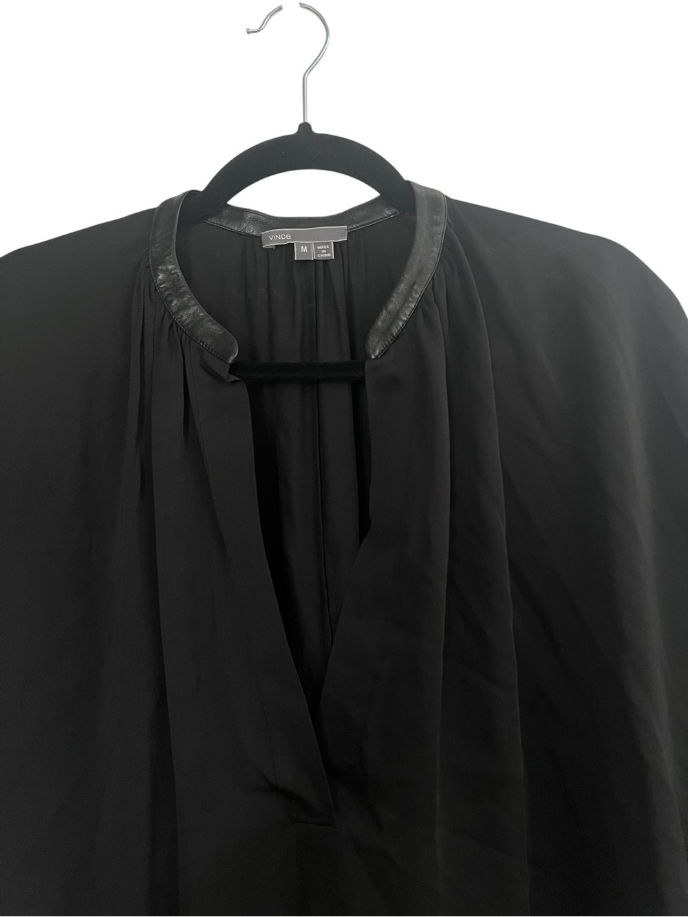 VINCE Luxury Black Silk Leather Trim Split-Neck Short Sleeve Blouse M - Picture 2 of 6